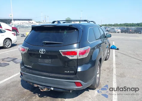 2015 Toyota Highlander Xle V6 z USA, uszkodzony, nr VIN 5TDJKRFHXFS130423